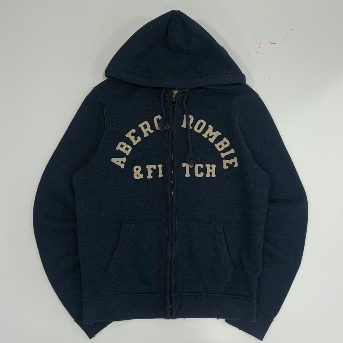 Abercrombie 아베크롬비 화이트 스펠아웃 로고 네이비 후드집업   상품이미지3