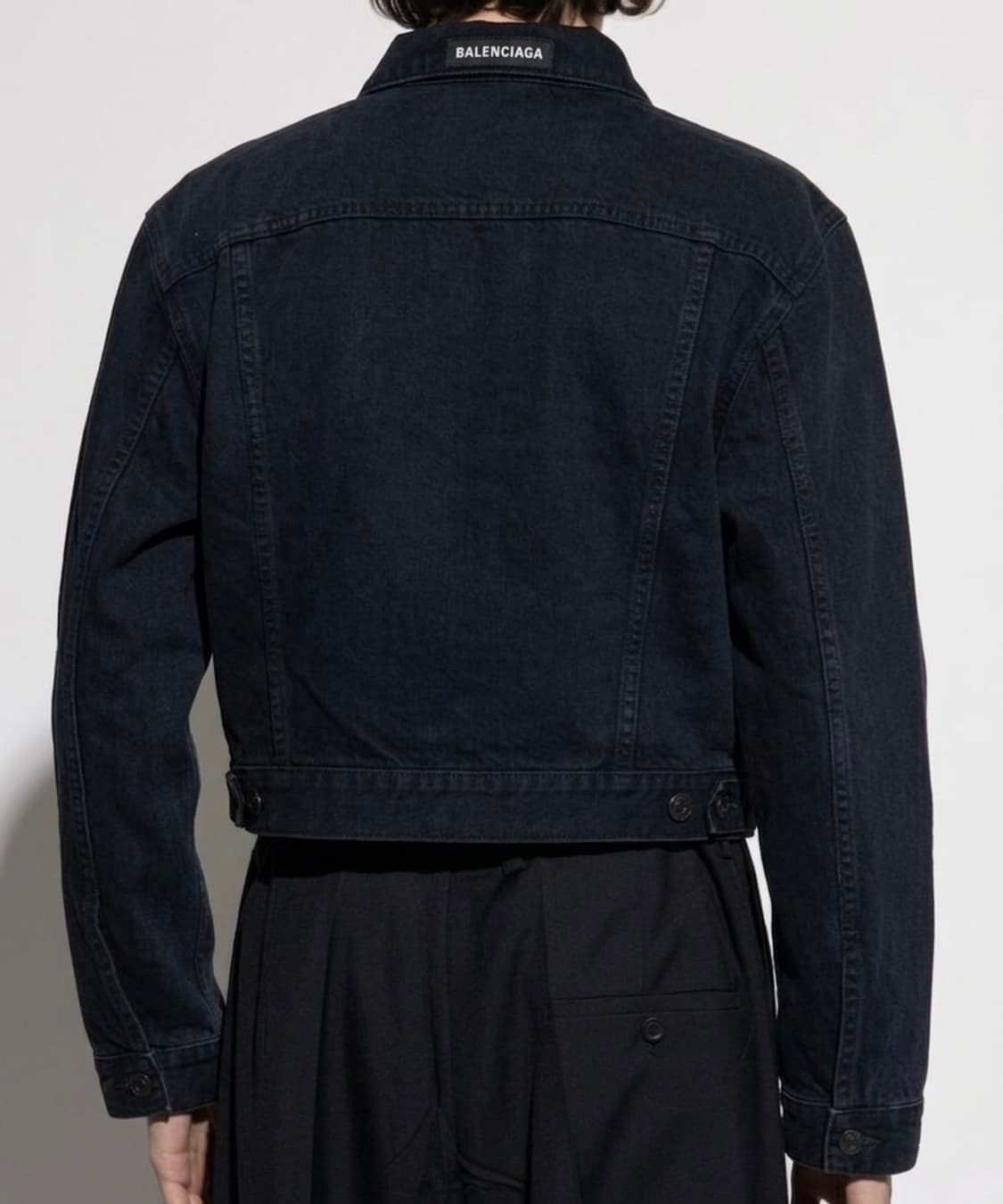 [L] 발렌시아가 크롭 스몰로고 데님자켓 블랙 상품이미지9