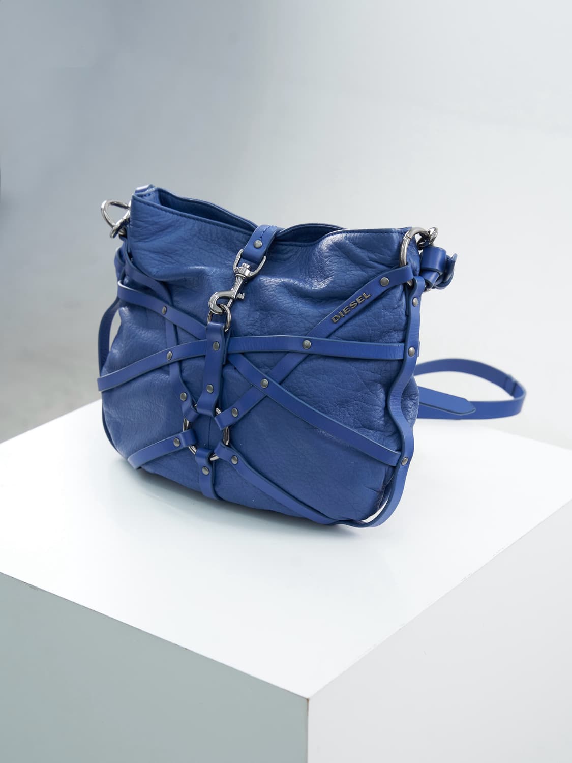 DIESEL blue chain belt bag 상품이미지5