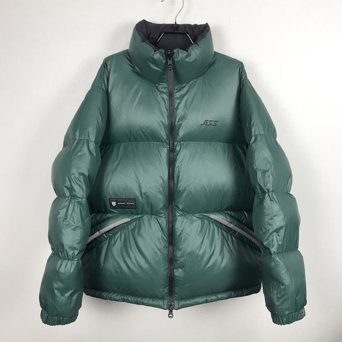 질스튜어트스포츠 라인배색 양면 덕다운 패딩 점퍼 남성100 상품이미지6