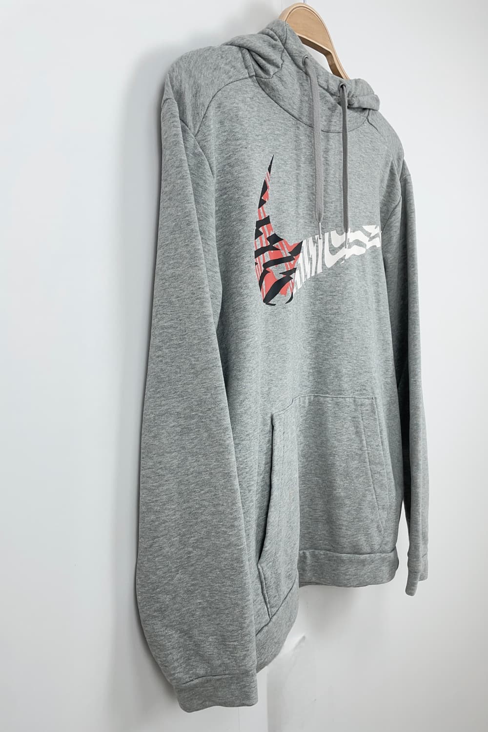 나이키(NIKE) 지브라 빅 스우시 그레이 후드티 상품이미지3