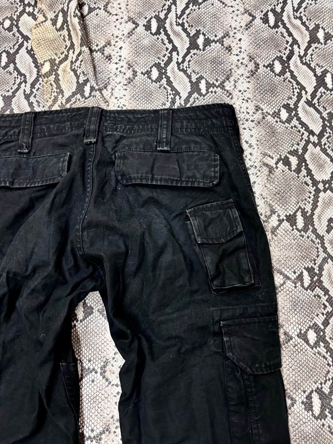 “Vintage” Black Cargo Pants 상품이미지6