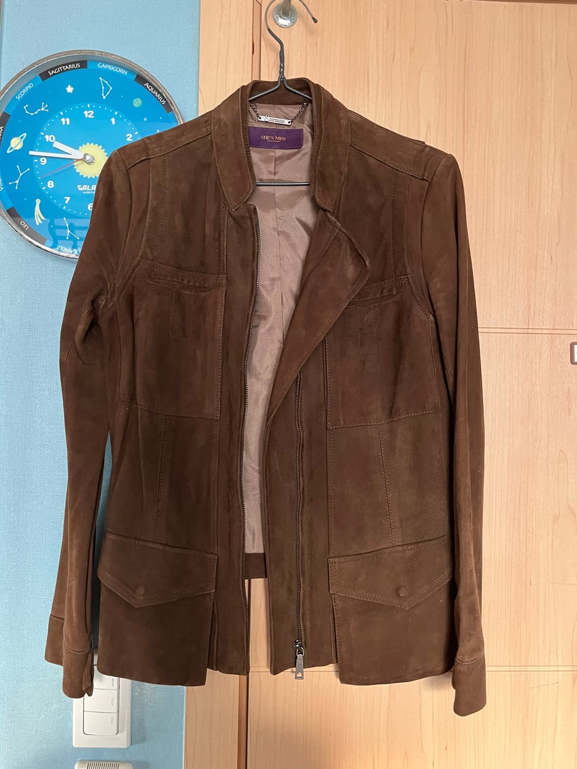 쉬즈미스 브라운 스웨이드 자켓 팝니다 상품이미지1