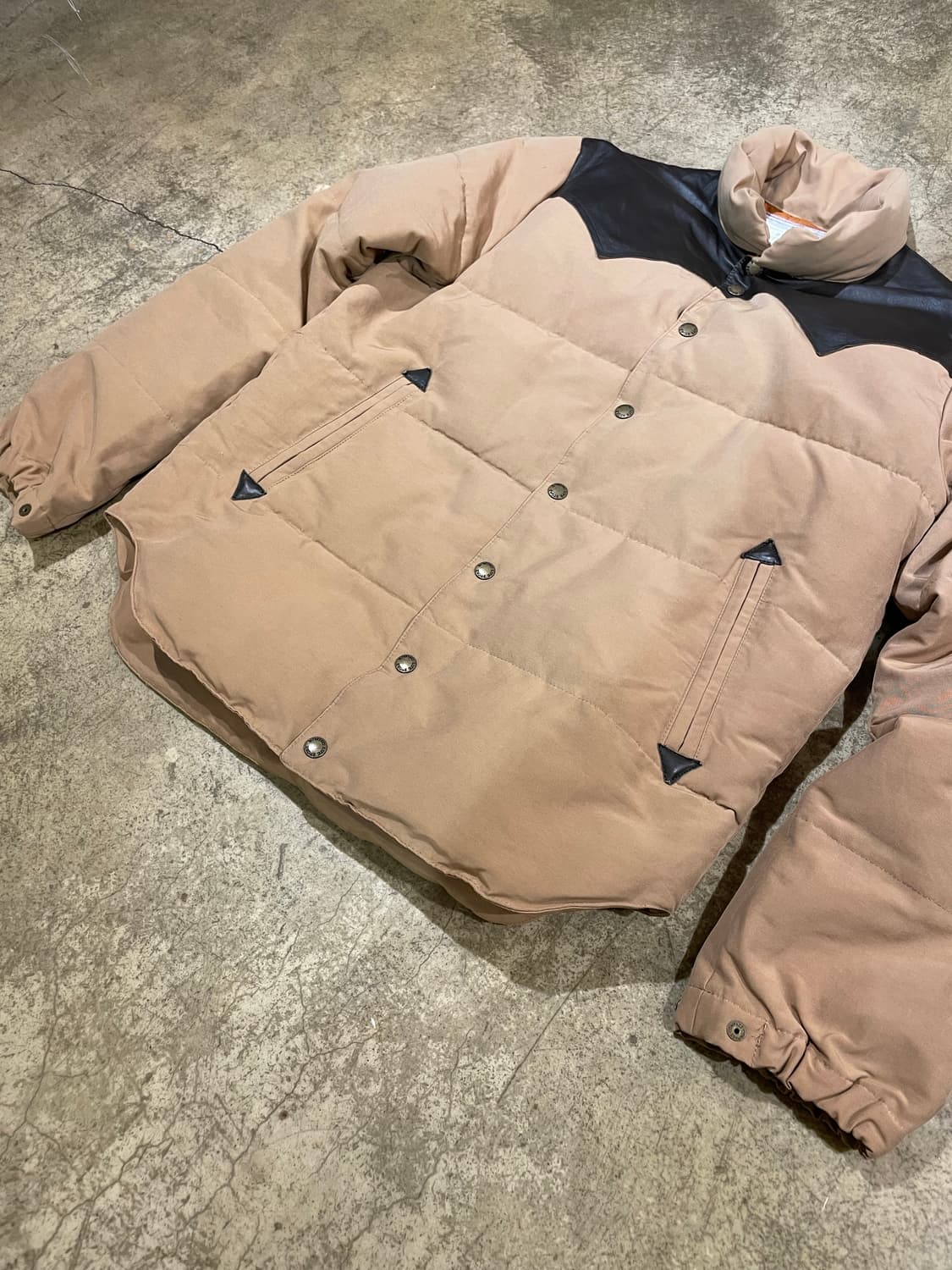 빔즈 코튼 x 나일론 x 램스킨 웨스턴 다운 자켓 (B5094) 상품이미지4