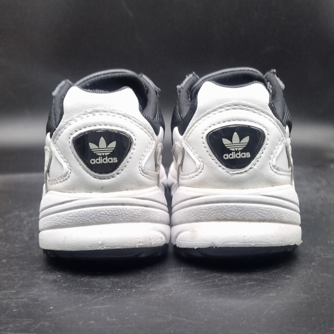 아디다스 팔콘 여성 운동화235 상품이미지4