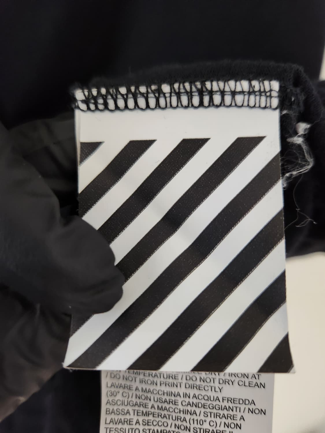 오프화이트 파이어테이프 애로우 오버핏 반팔 티셔츠 블랙 상품이미지9