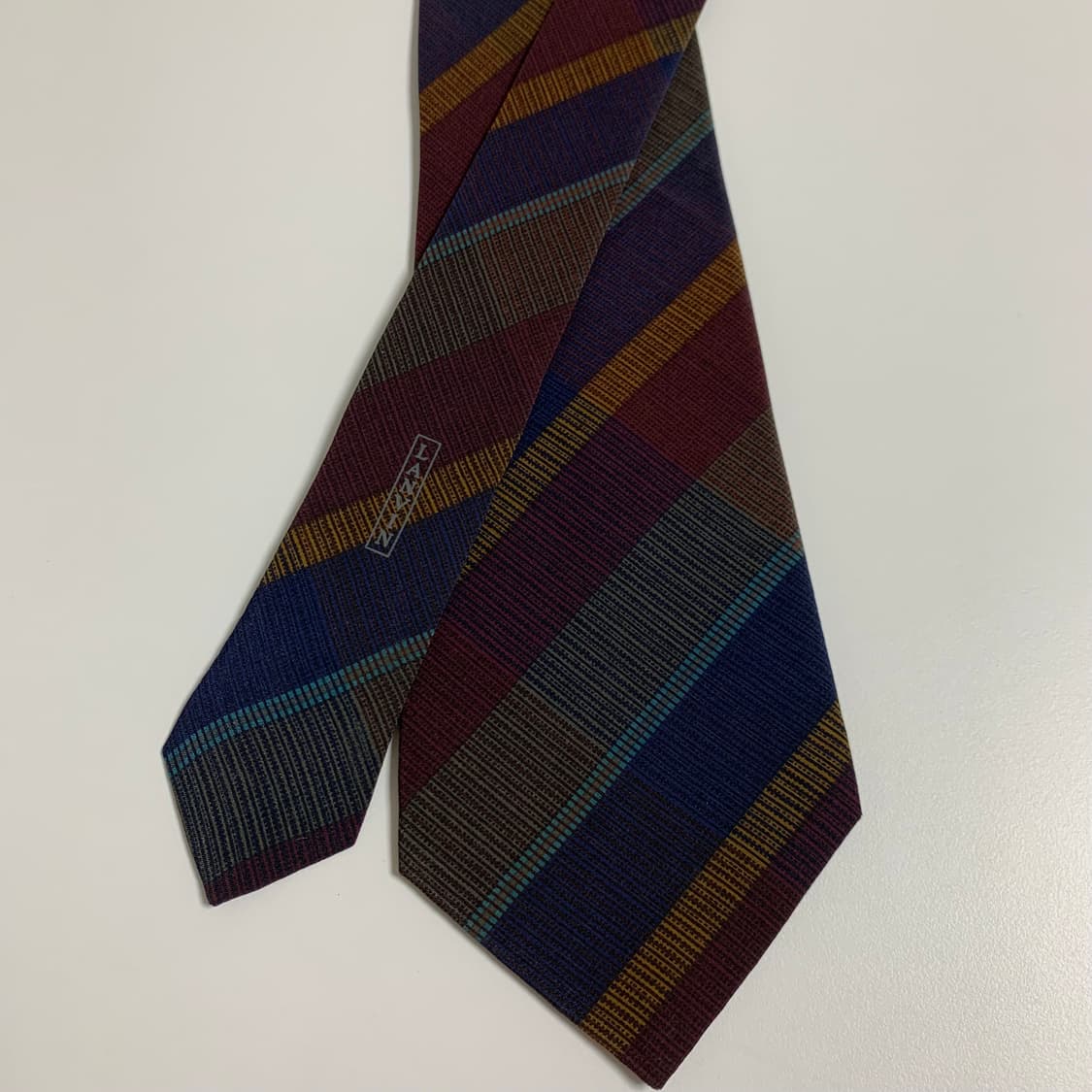 랑방(LANVIN) 레지멘탈 명품 정장넥타이 클래식룩 코디 A+등급 상품이미지4