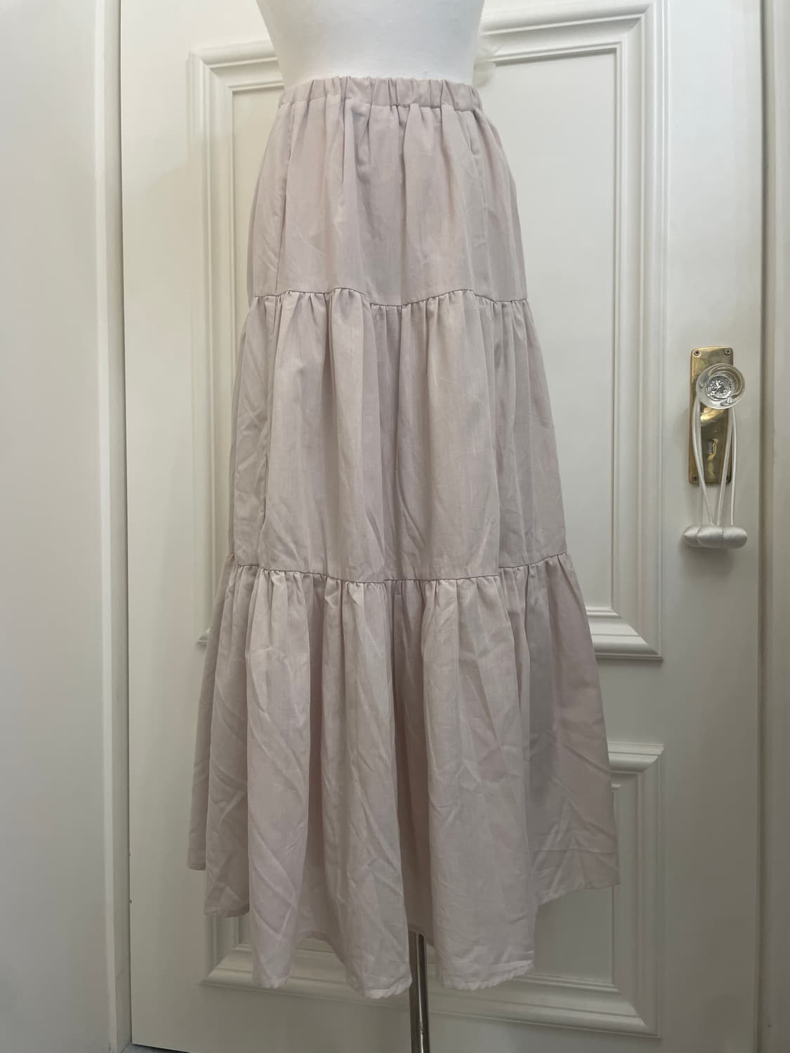 beige back banding tired long skirt 상품이미지4