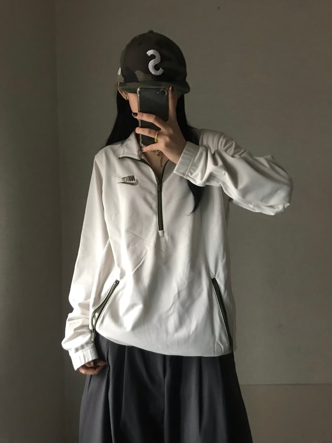 나이키 화이트 카키 반집업 상품이미지4