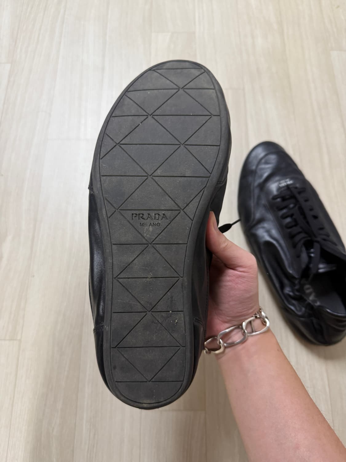 프라다 컬랩스 레더 블랙 uk10 상품이미지3