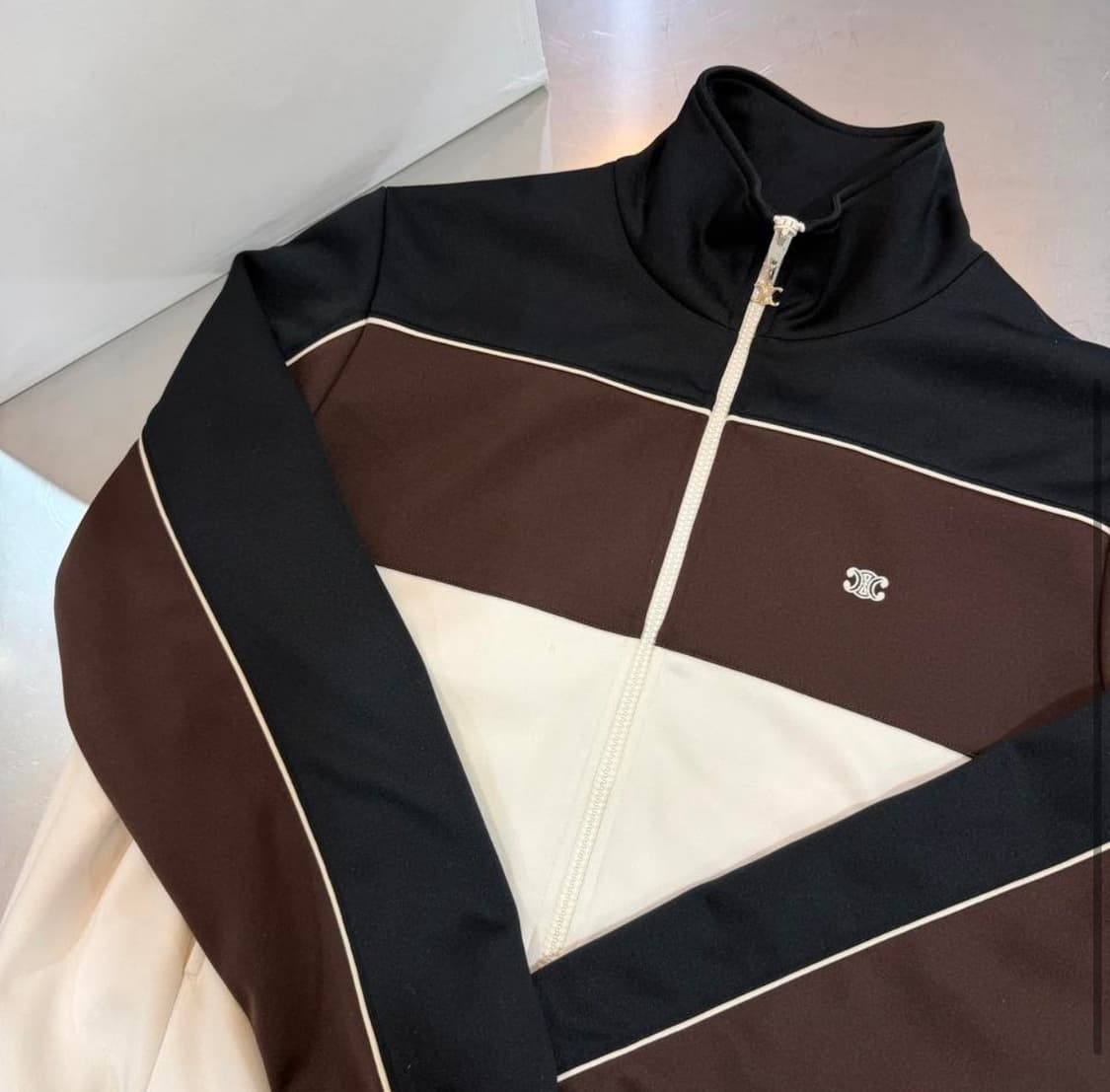 [리오브전포점] 셀린느 트리오페 더블 페이스 트랙 저지 집업 상품이미지3