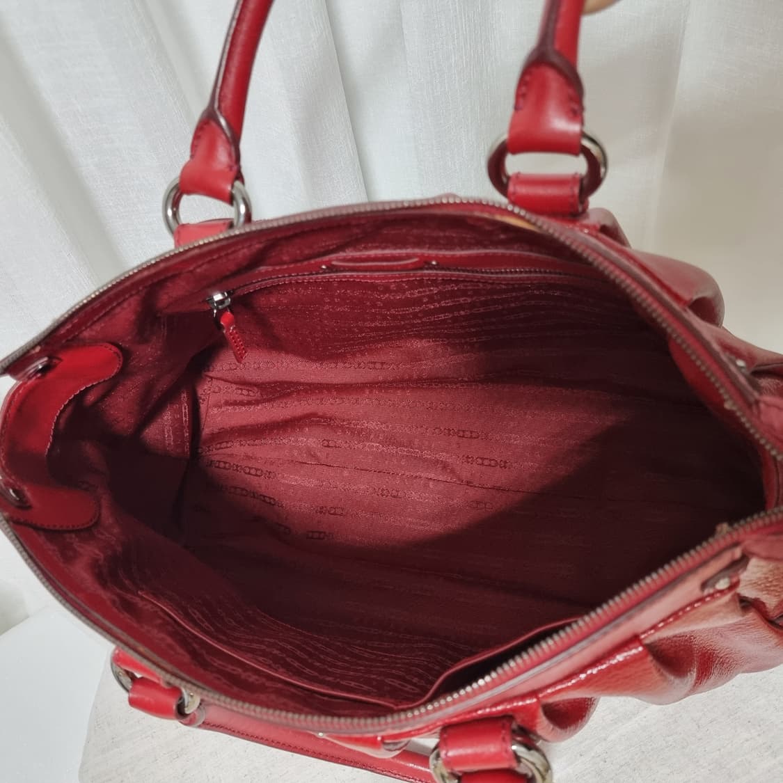 셀린느 레드 에나멜 가죽 토트백 (사이즈 넉넉함) 상태양호 상품이미지9