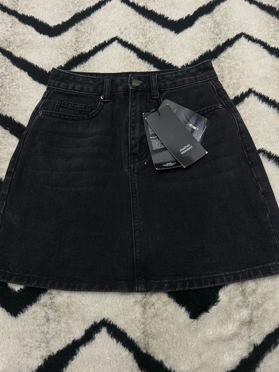 [XS]무신사스탠다드 데님 미니 스커트/워시드블랙 상품이미지1