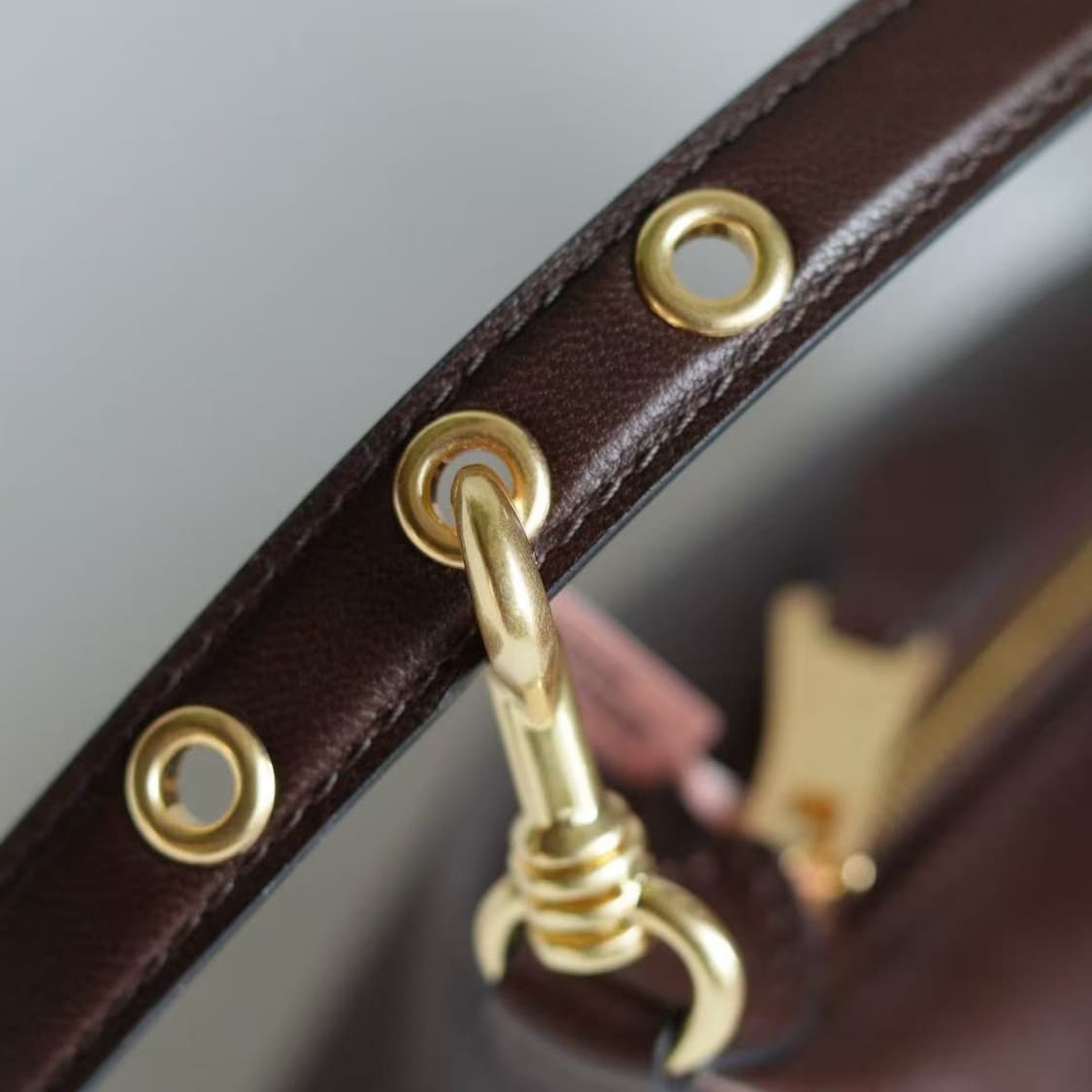 미우 미우 나파 레더 파우치 상품이미지5