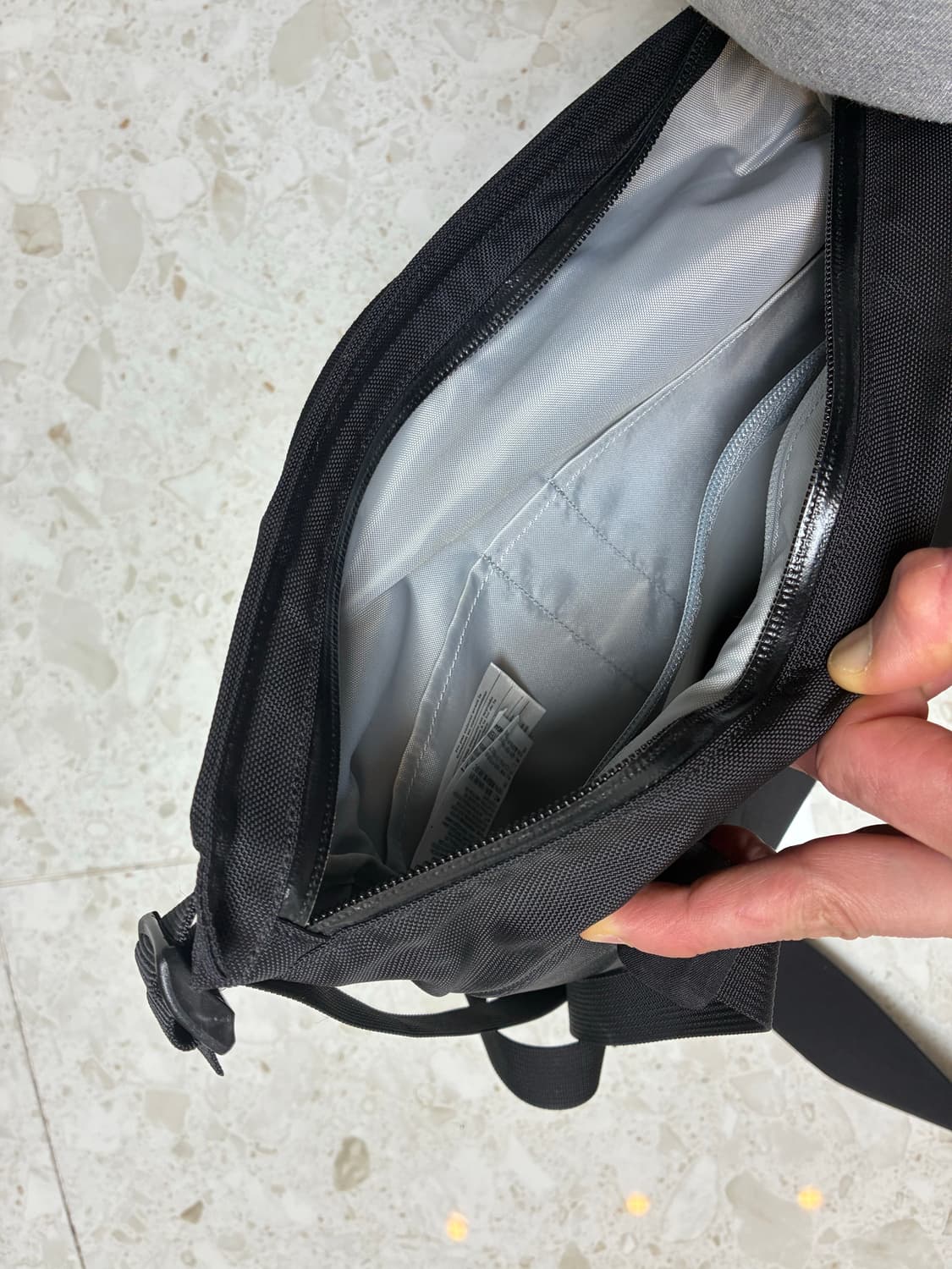 아크테릭스 아로8 숄더백 블랙 상품이미지4