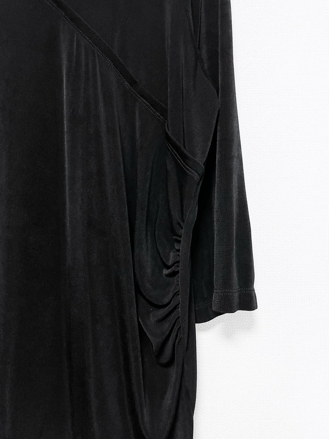 Shirring V-Neck Long Sleeve - Black 상품이미지6