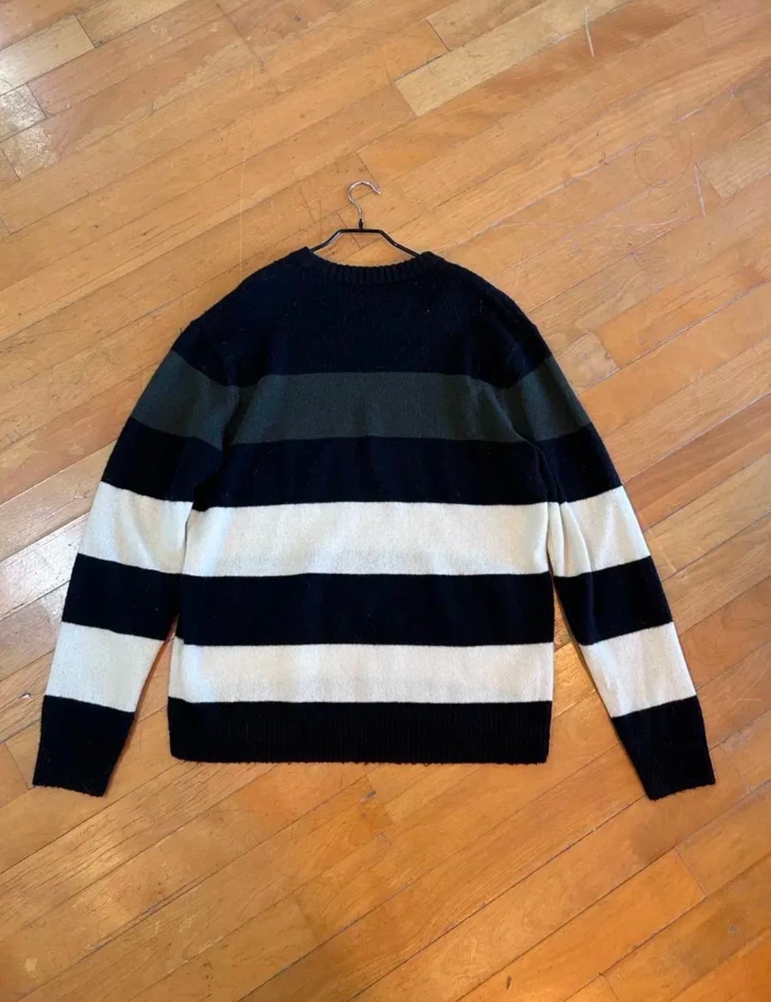 [L]프레드페리 볼드 스트라이프 크루넥니트 기리보이님 착용 상품이미지4