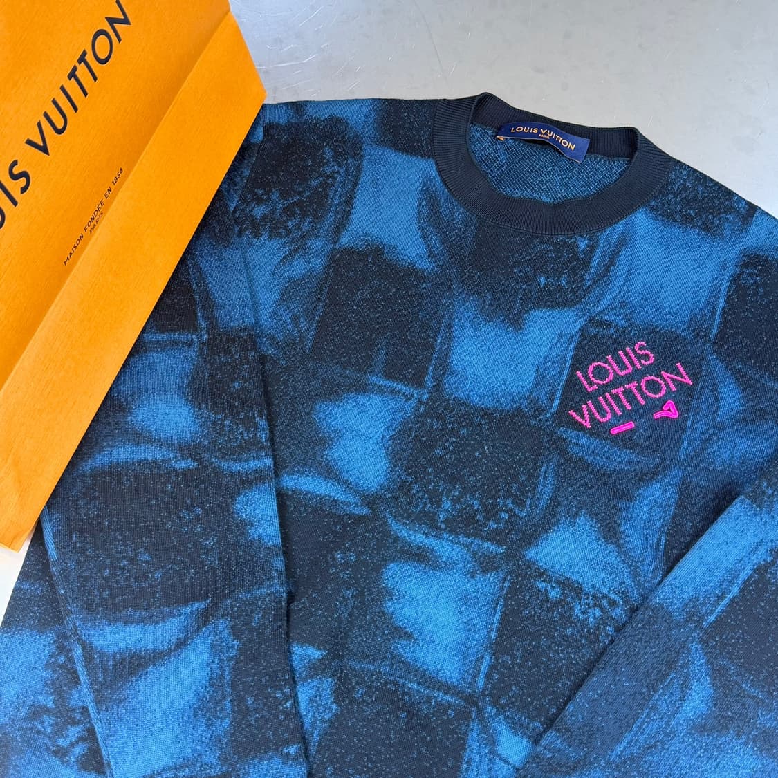 [리오브] 루이비통 다미에 솔트 자카드 크루넥 니트 상품이미지3