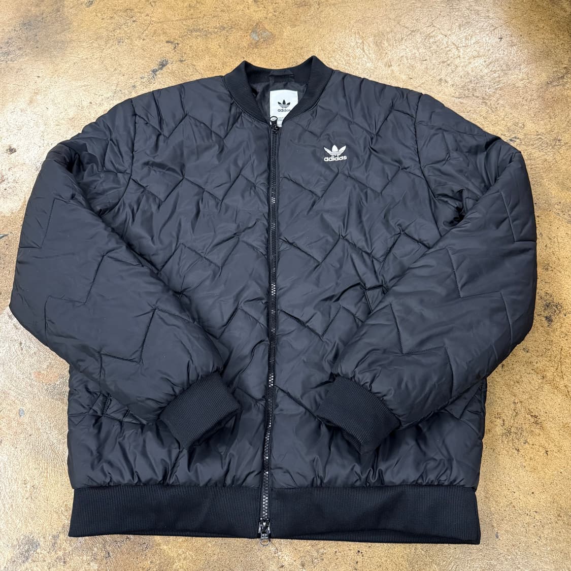 아디다스 블랙 패딩 상품이미지2