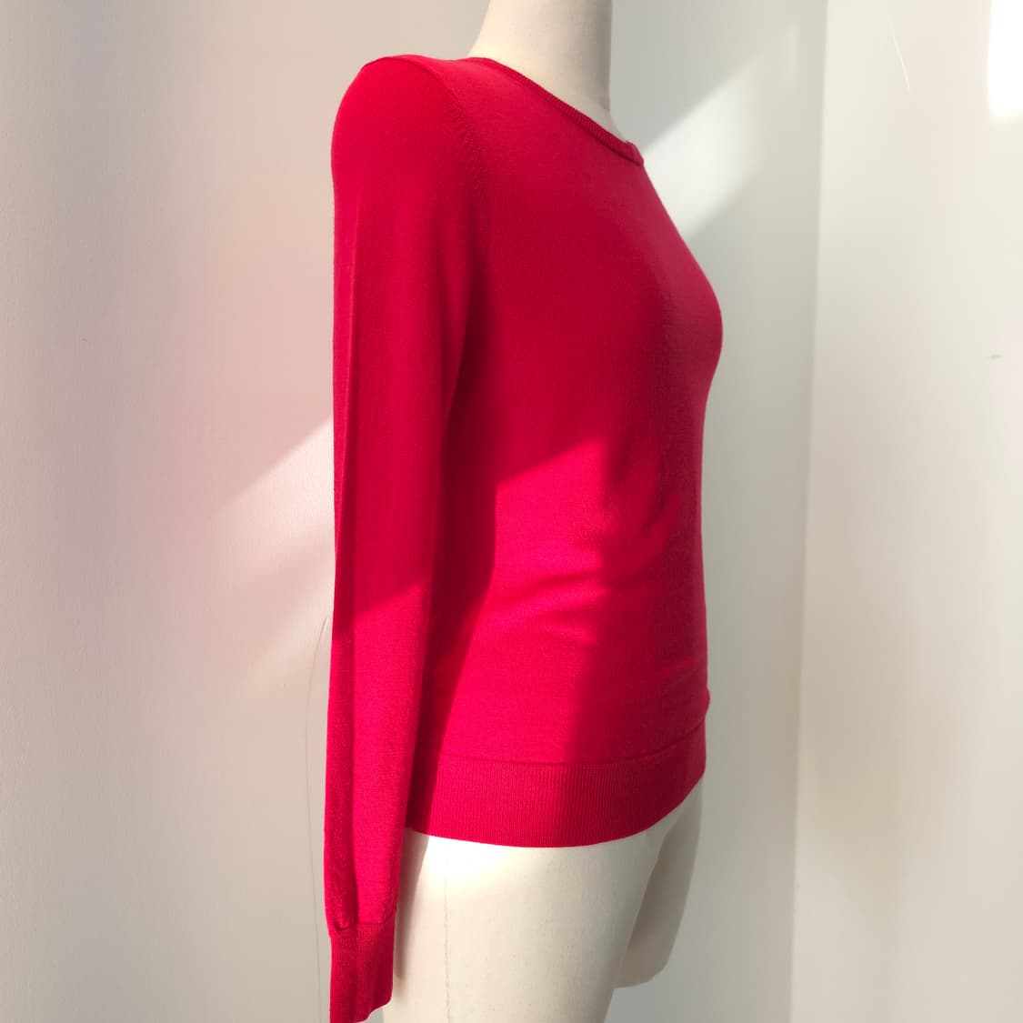 재팬 유니클로 체리 레드 울 100 크루넥 니트  상품이미지2