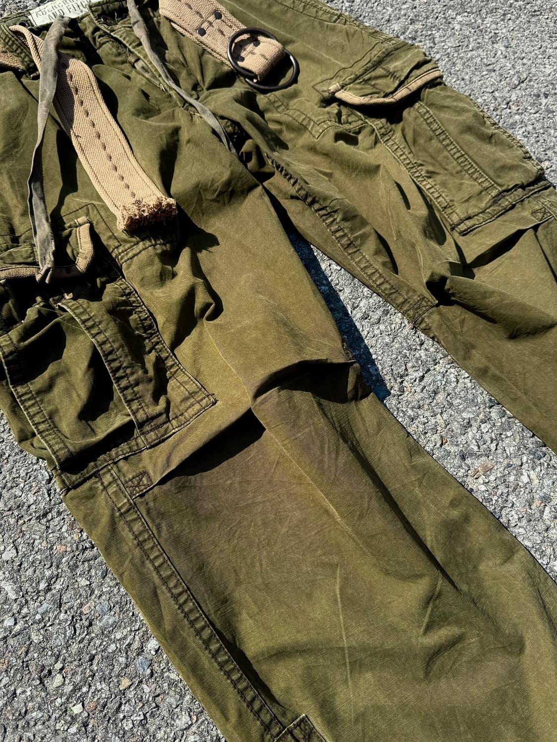 Abercrombie & Fitch – Belted Cargo Pants 상품이미지3