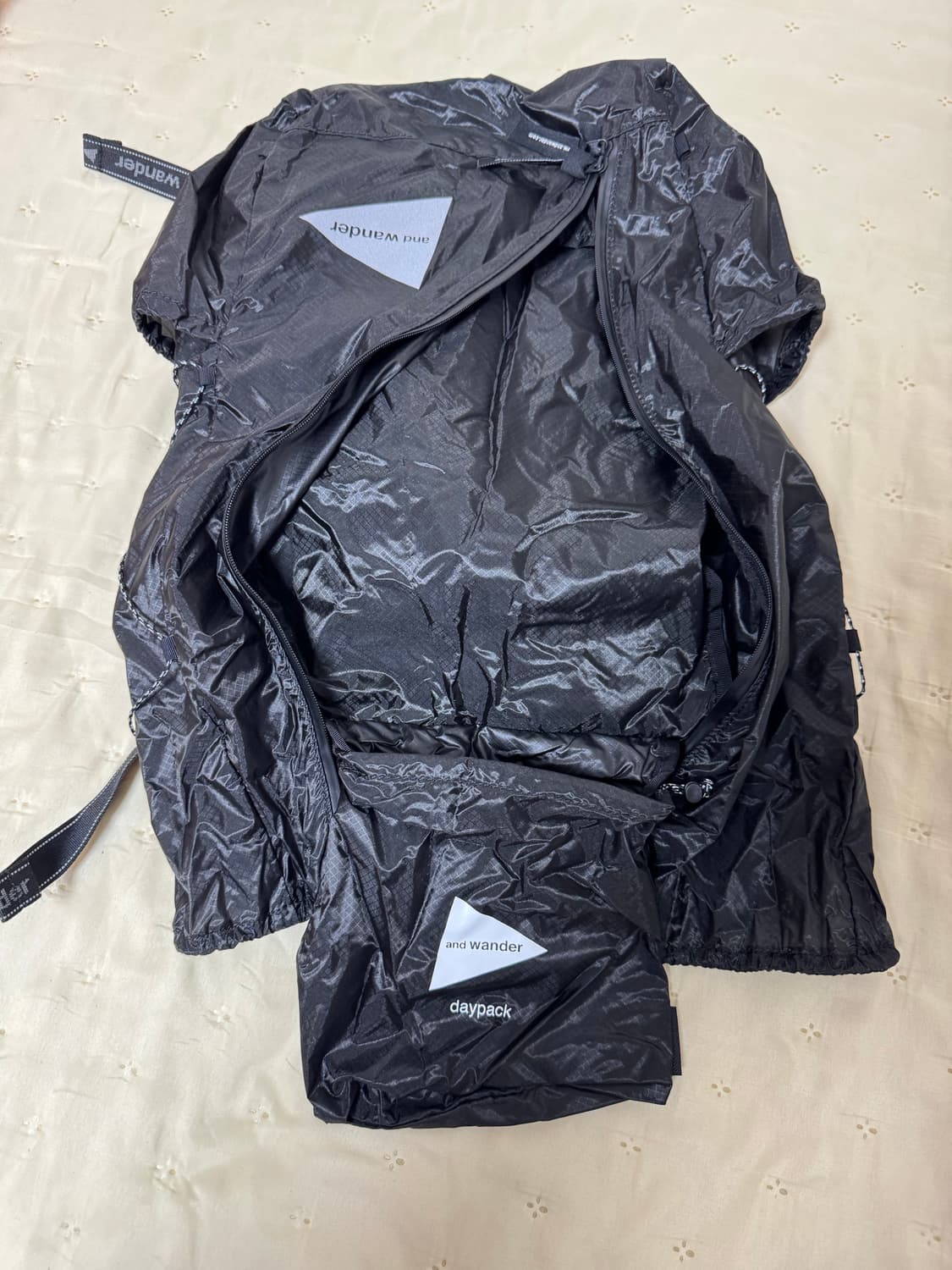 And Wander Sil Daypack Charcoal 앤드원더 실데이 상품이미지3