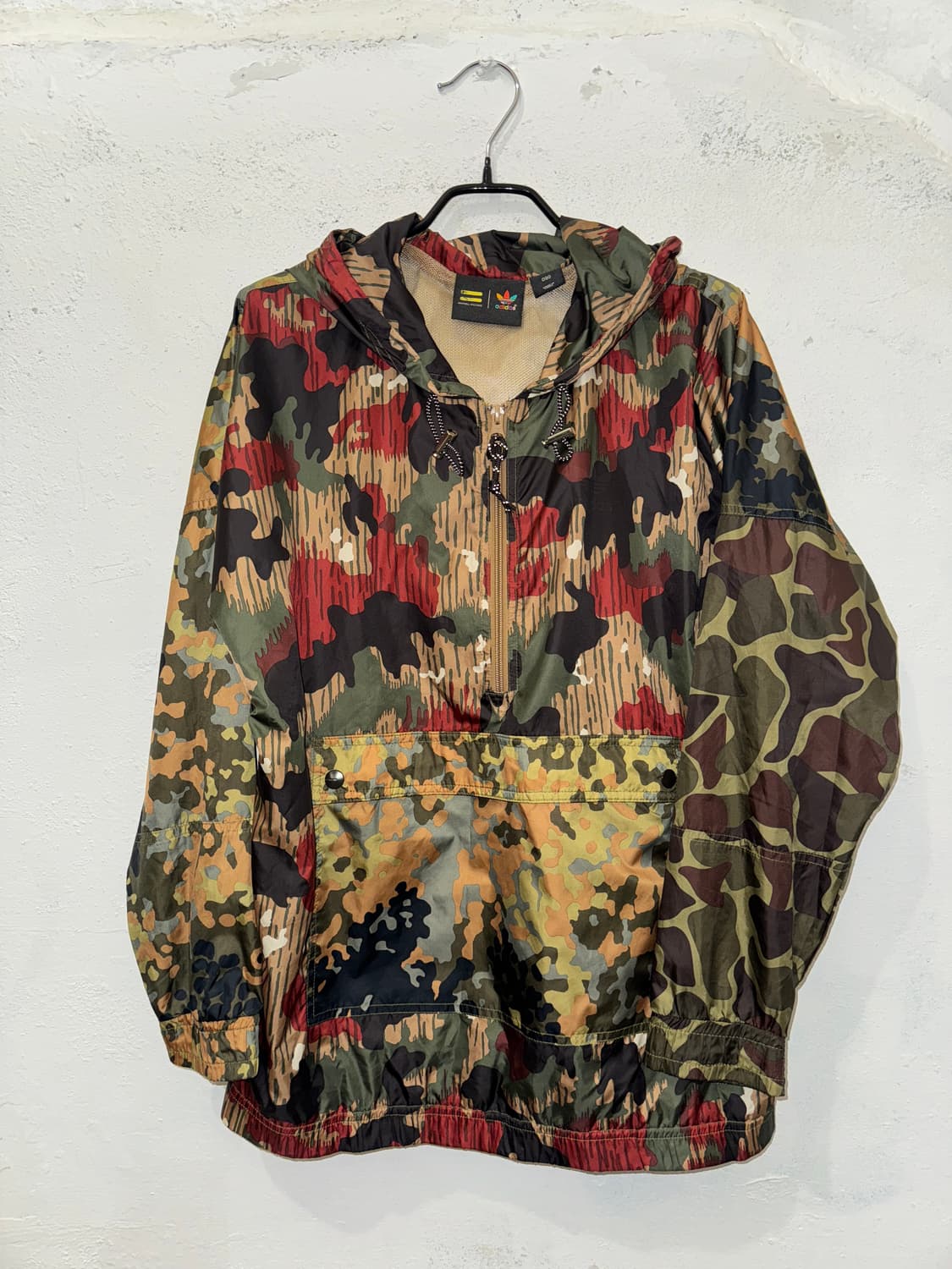 Adidas 아디다스 퍼렐 휴 카모 윈드브레이커 상품이미지1