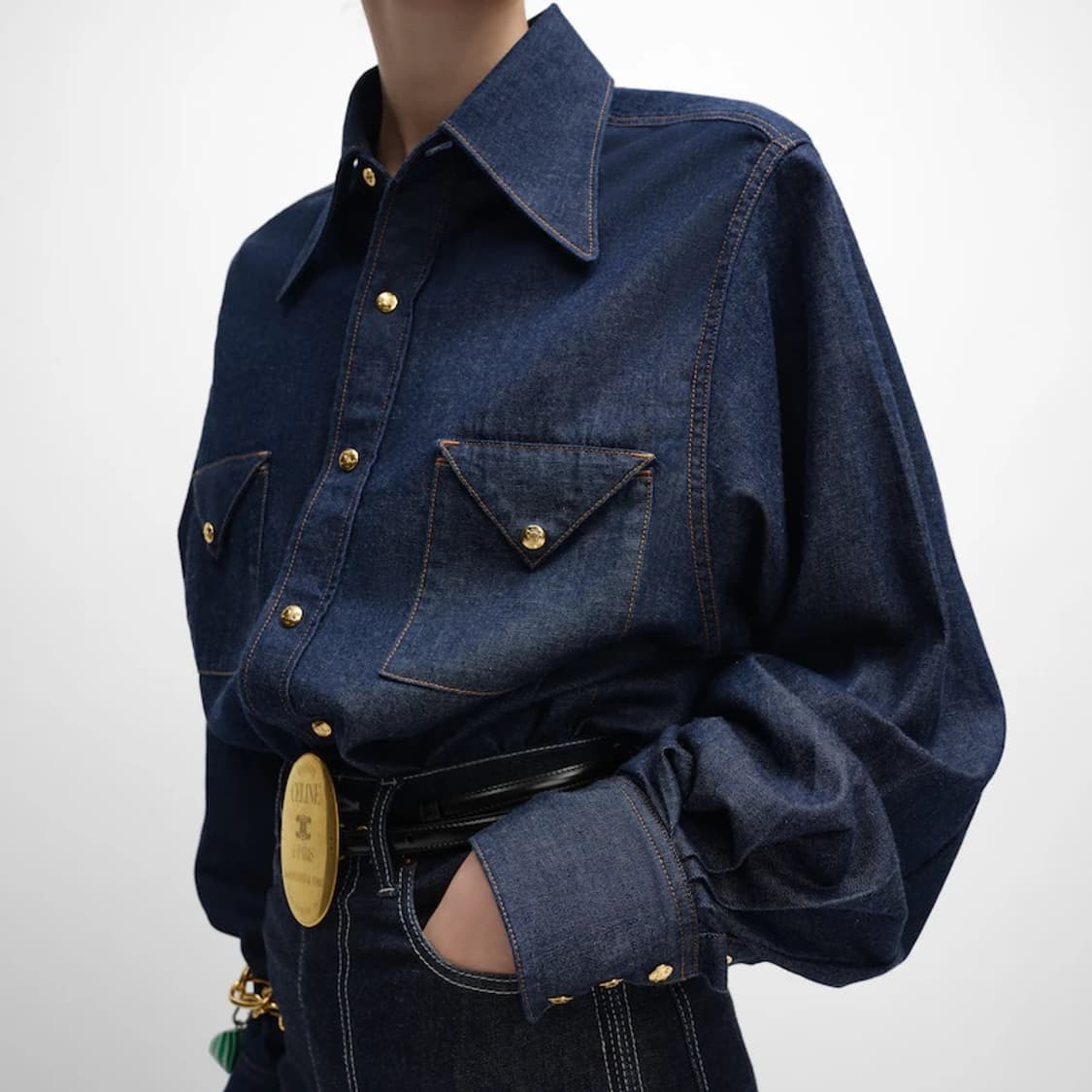 [투어스 신유님 착용] 셀린느 26ss 트리옹프 버튼 워시드 데님 셔츠 상품이미지2