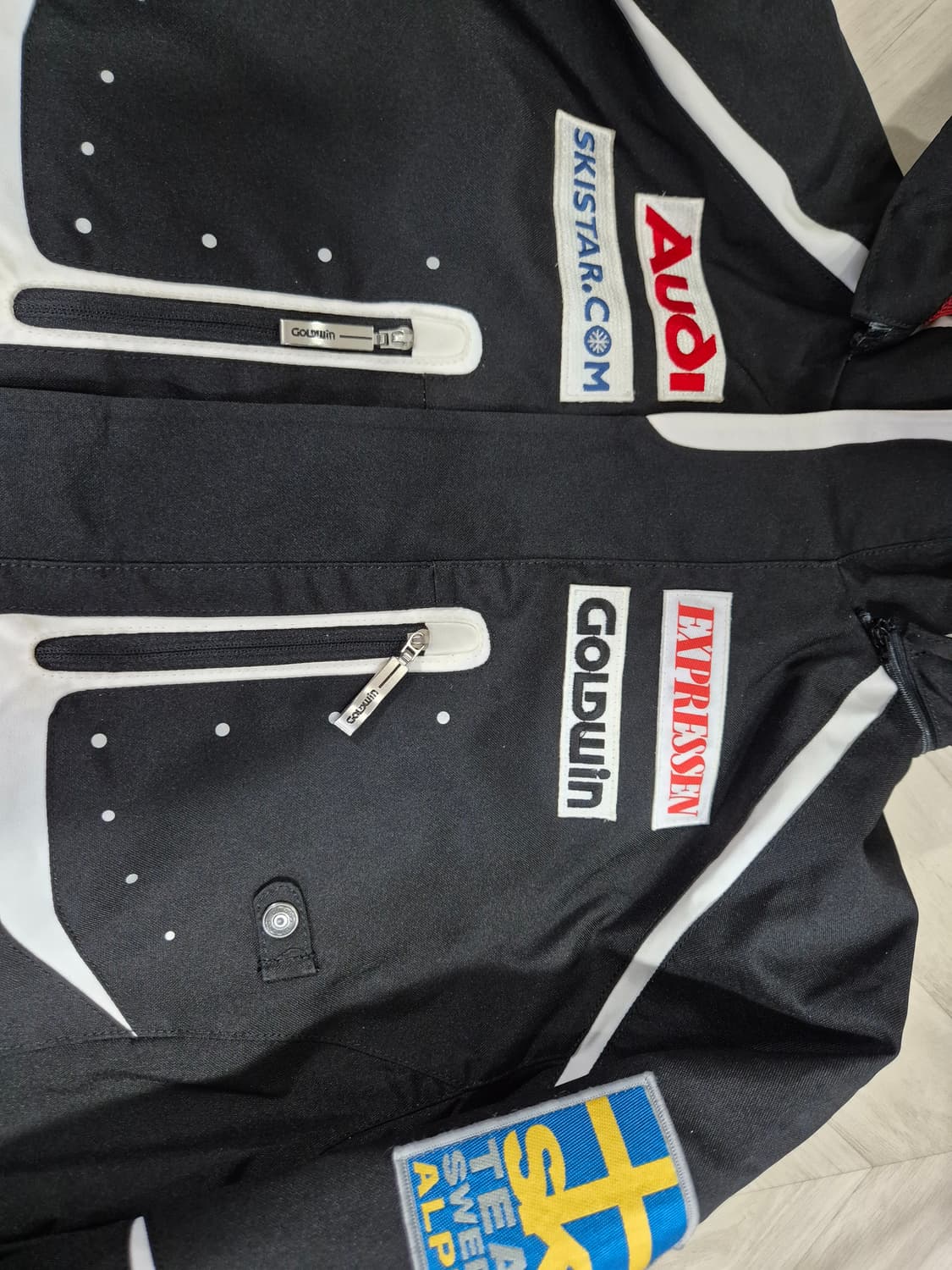 정품 골드윈 스웨덴 알파인 스키팀 레플리카 자켓 상품이미지2