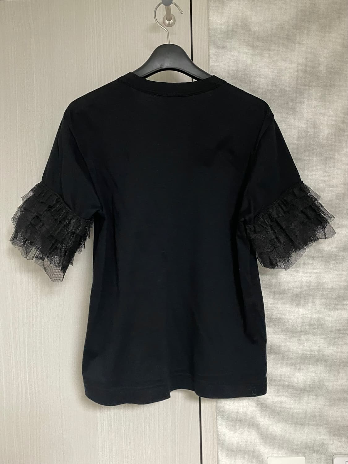 느와케이니노미야 프릴 티셔츠 상품이미지2