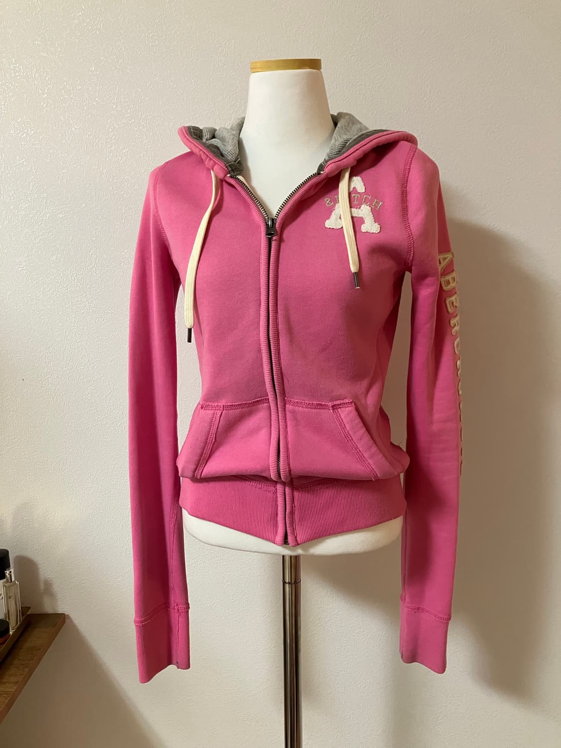 아베크롬비 핑크색 후드집업 y2k 딱붙핏 xs사이즈 상품이미지1