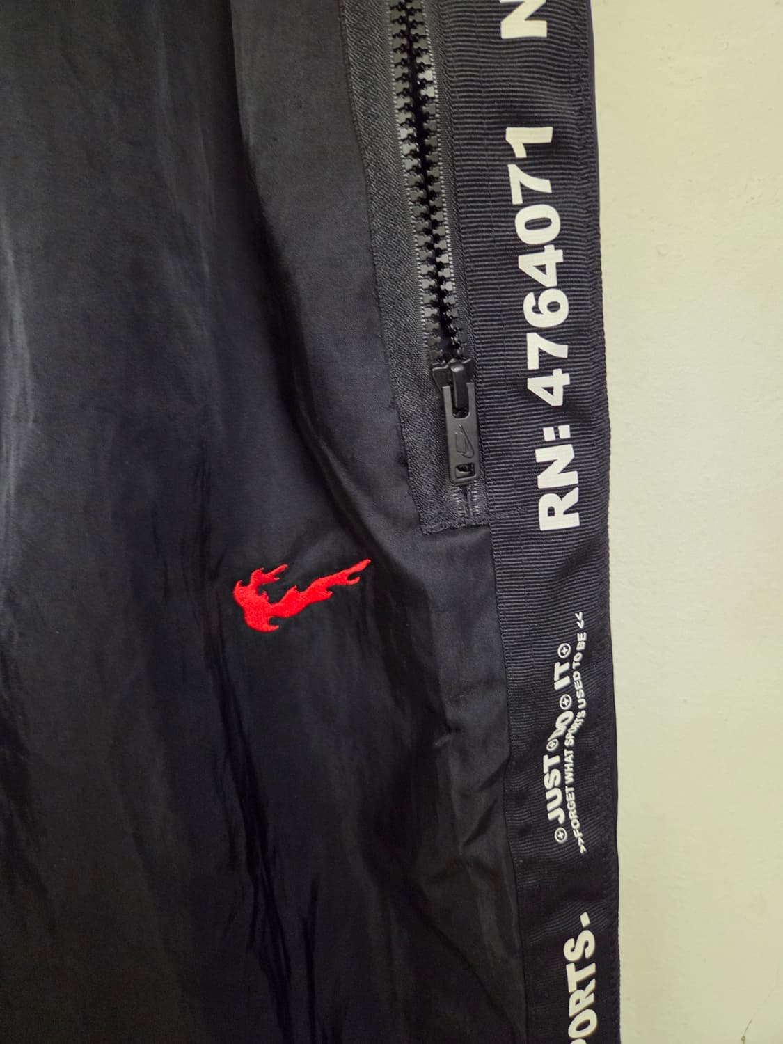 나이키 블랙 우븐 트랙 팬츠 L 상품이미지3