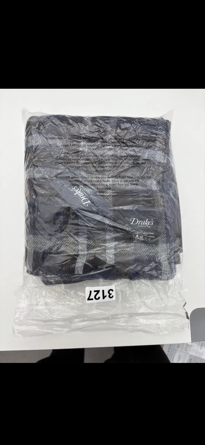 (새상품) Drake's 런던 머플러.90% 메리노 울, 10% 캐시 상품이미지5