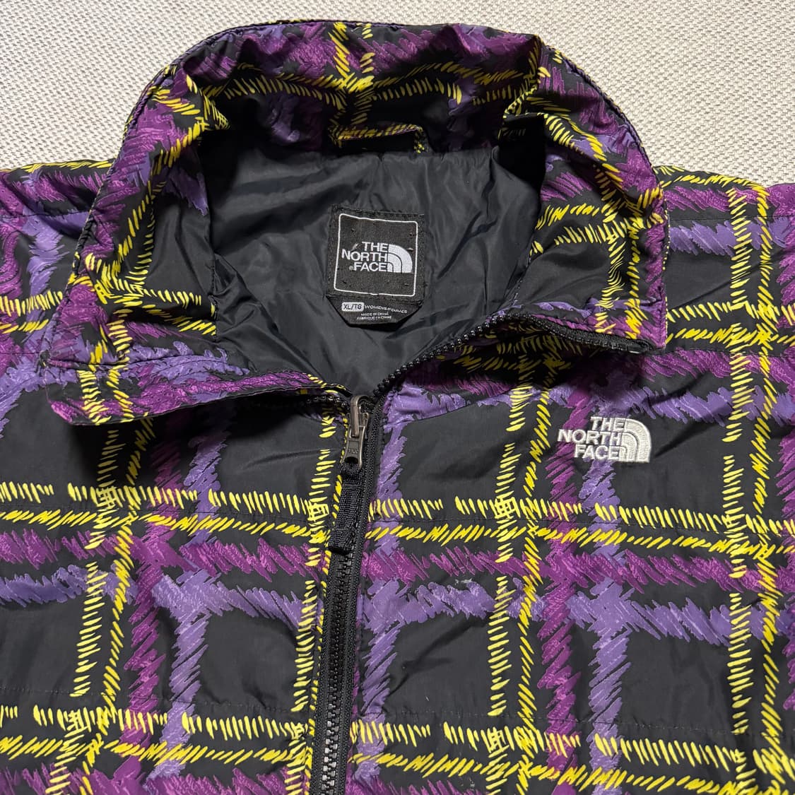 노스페이스 체크 패턴 경량패딩 상품이미지2