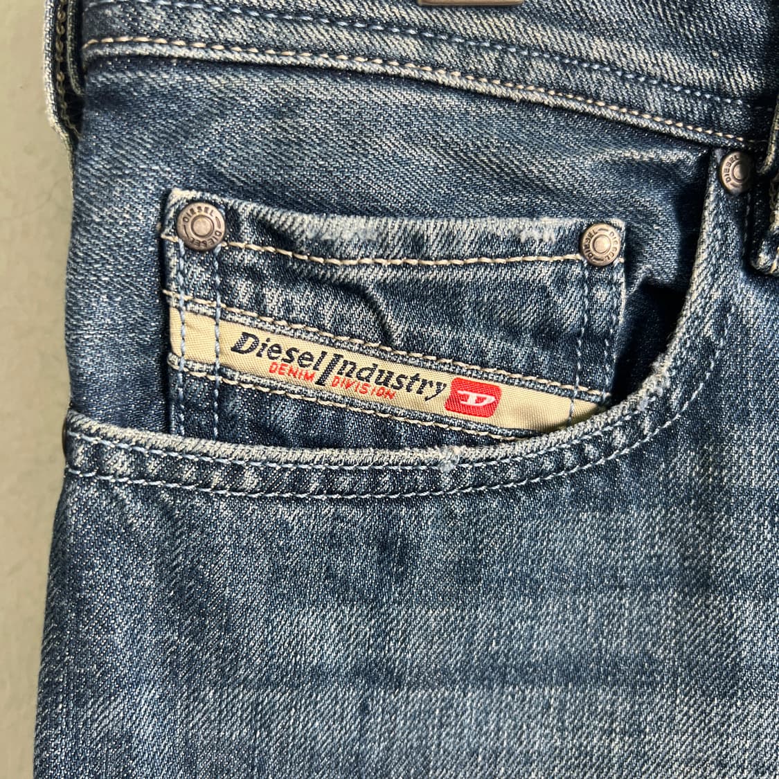Diesel 디젤 자티니 슬림 부츠컷 데님 팬츠 31 상품이미지5