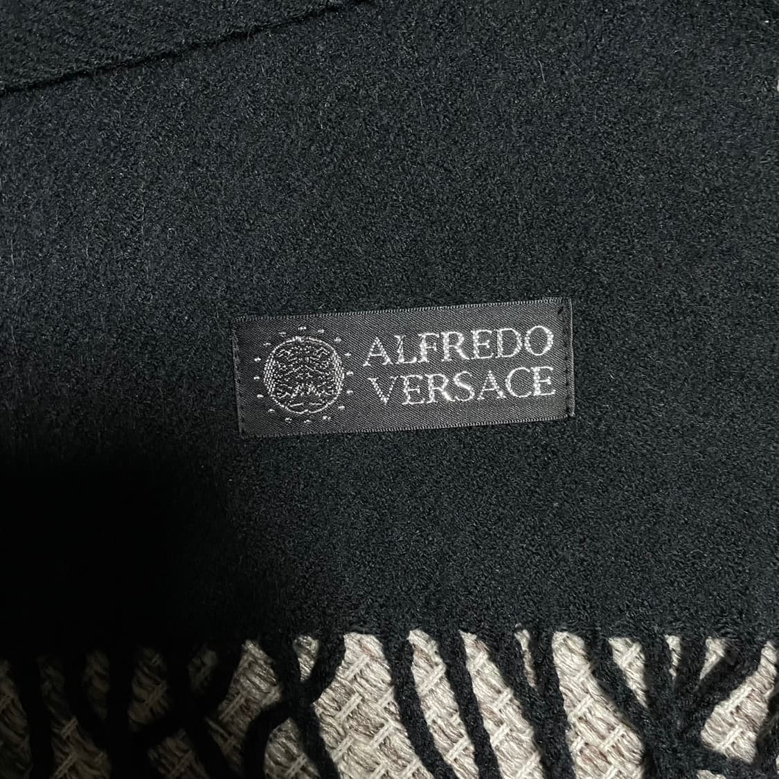 베르사체 메두사로고 머플러 상품이미지4