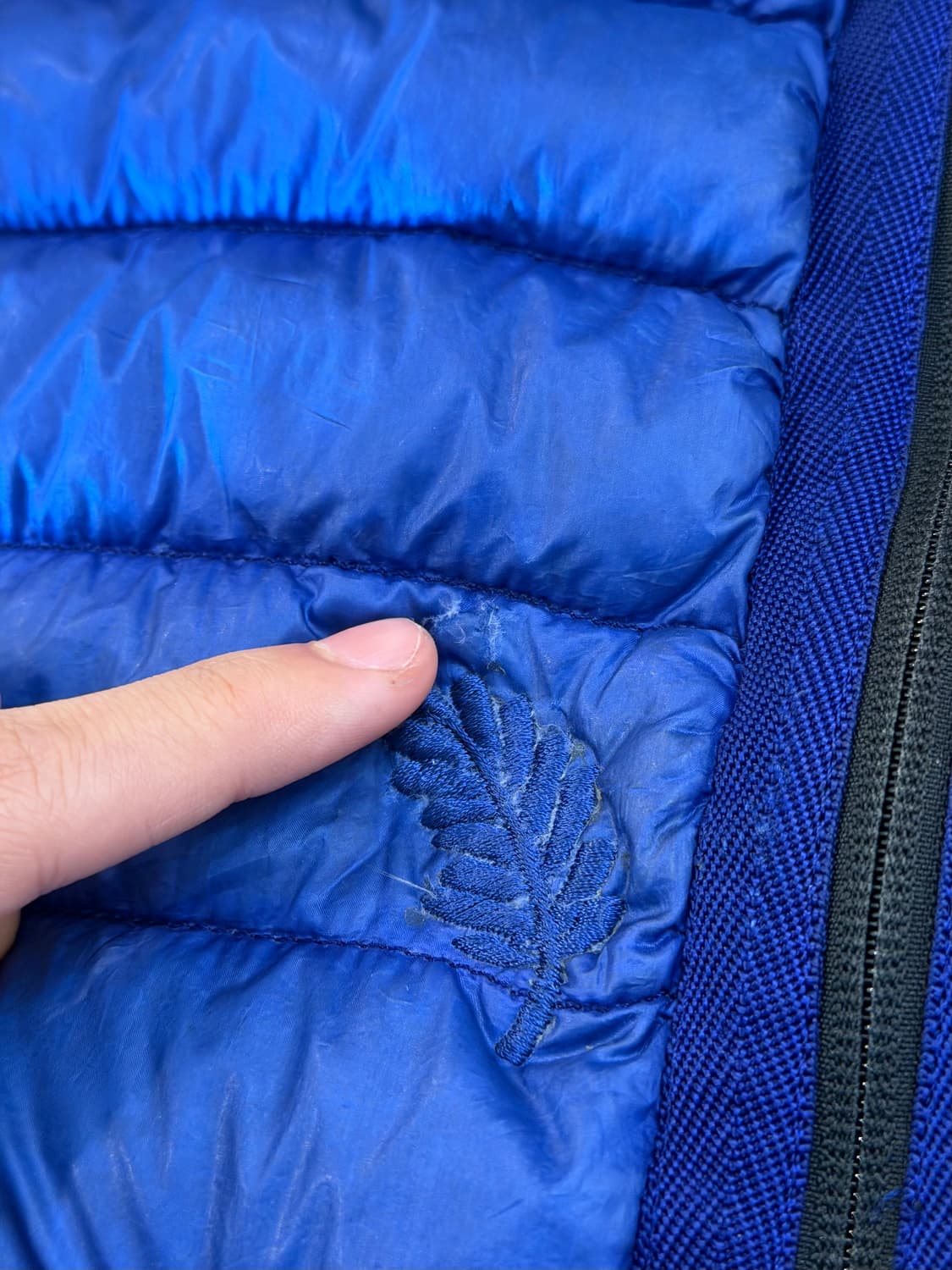 13FW 스톤아일랜드 가먼트 다이드 구스다운 경량패딩 블루 상품이미지9