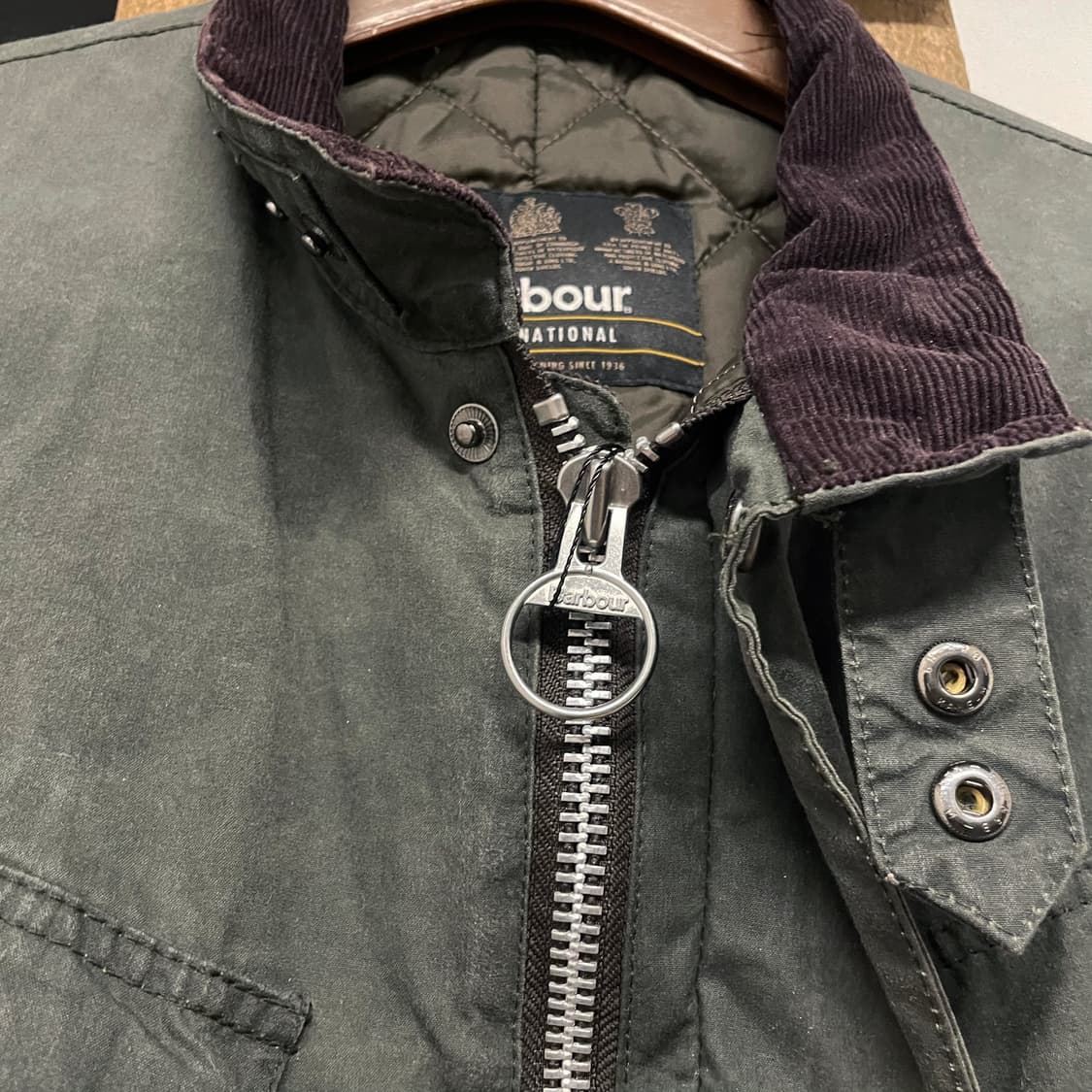 바버 인터네셔널 듀크 왁스 모터 사이클 자켓 비데일 뷰포트 상품이미지4