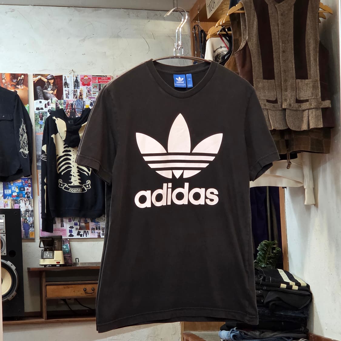 아디다스 검흰 트레포일 반팔 상품이미지1