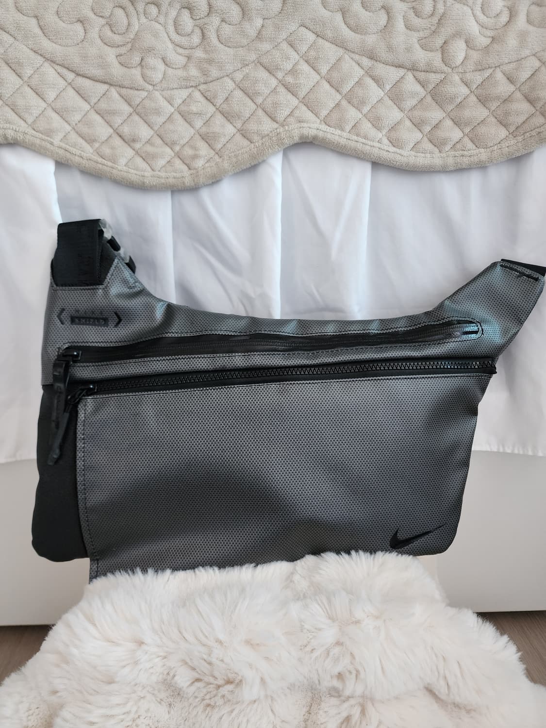 나이키 쉴드 메신저백 크로스백 가방 상품이미지1