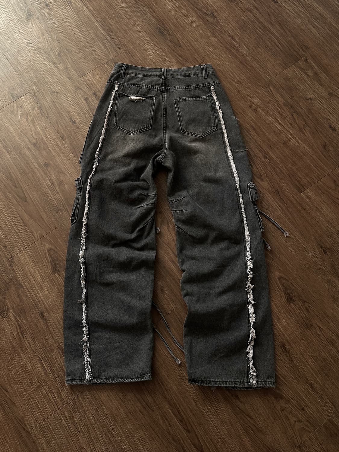 RVNTENG 디스트레스 & 리프드 데님 카고 팬츠 상품이미지8