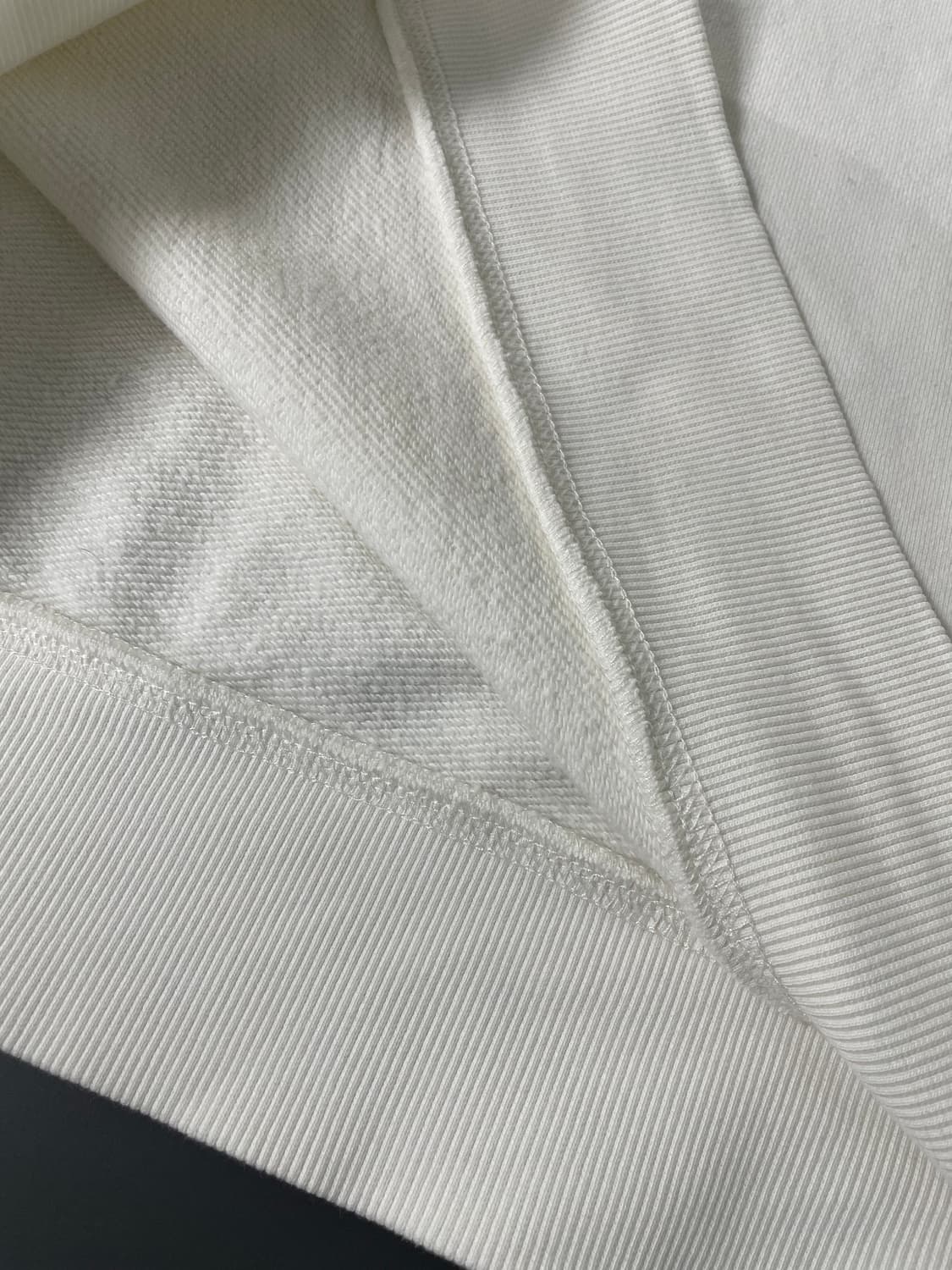 CP컴퍼니 다이애그널 레이즈 크루넥 렌즈 맨투맨 스웨트셔츠 상품이미지9