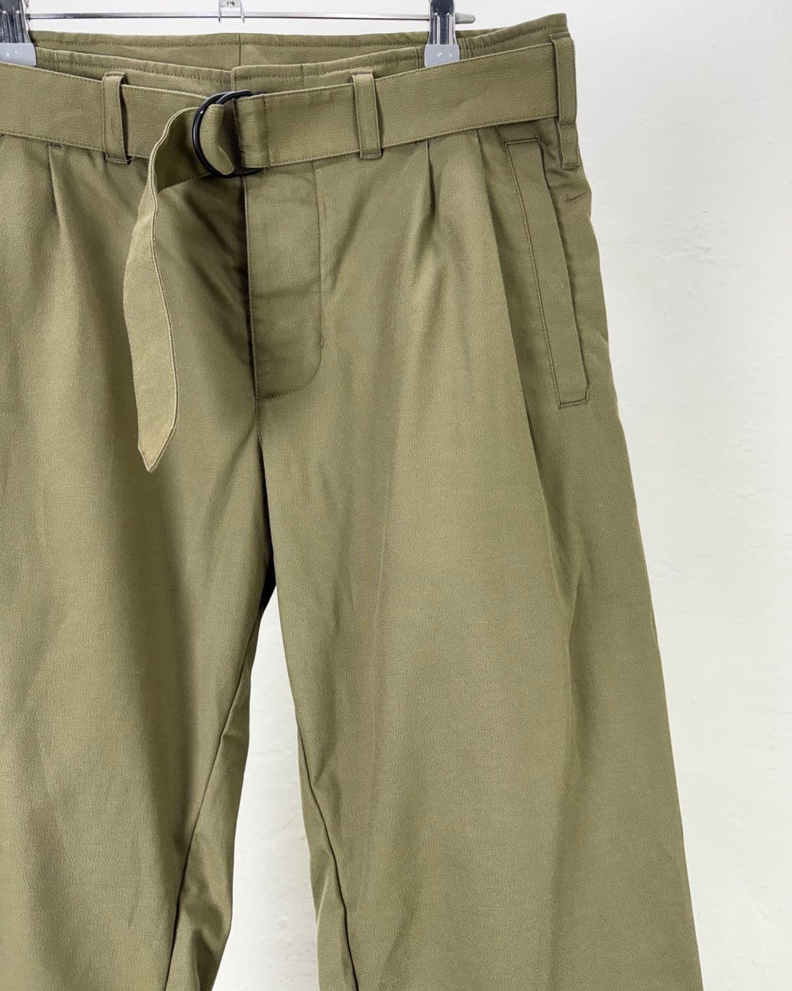 나이키 올리브 벨티드 버튼 플라이 핀턱 와이드 팬츠 상품이미지3