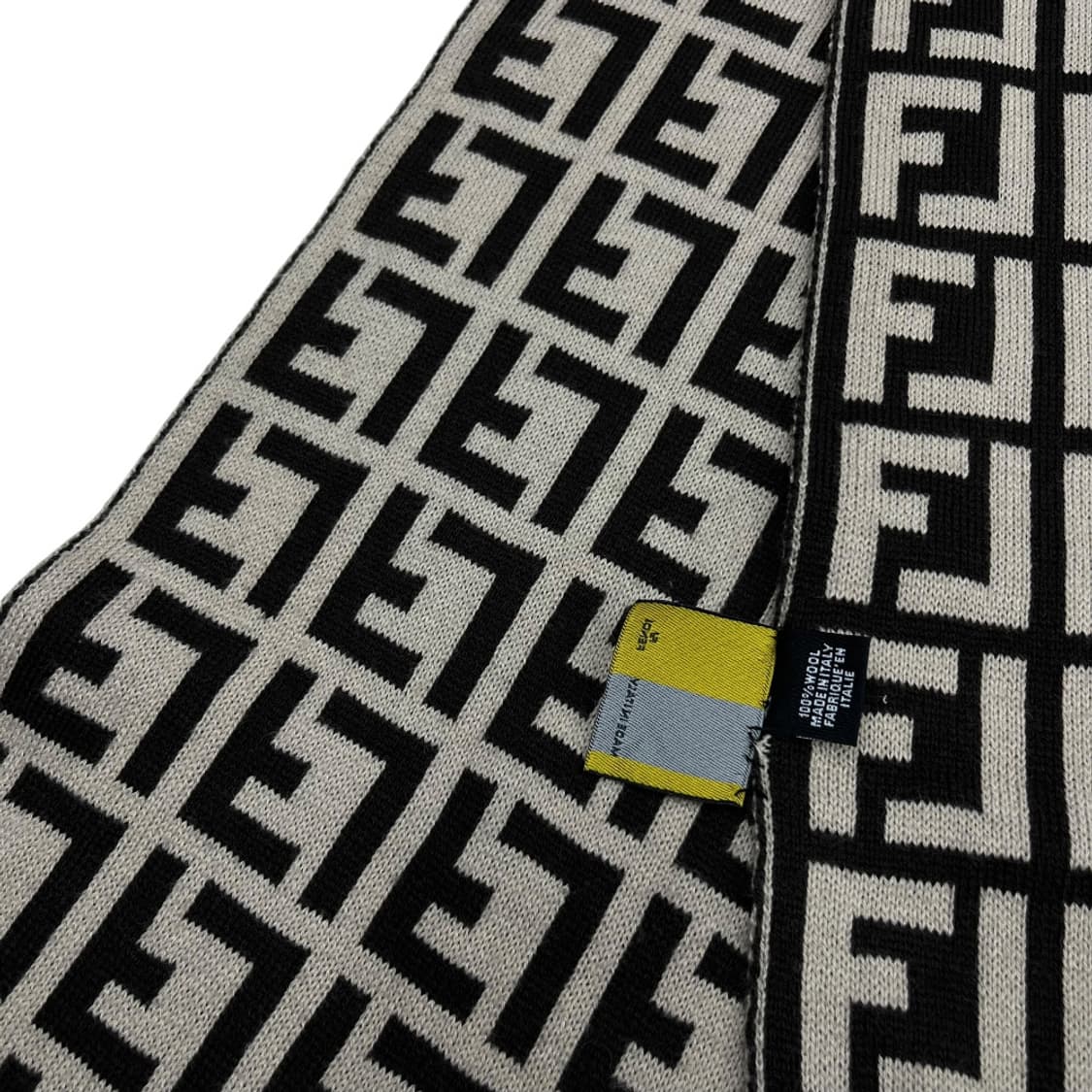 팬디 FF로고 브라운배색 아이보리 머플러 상품이미지6