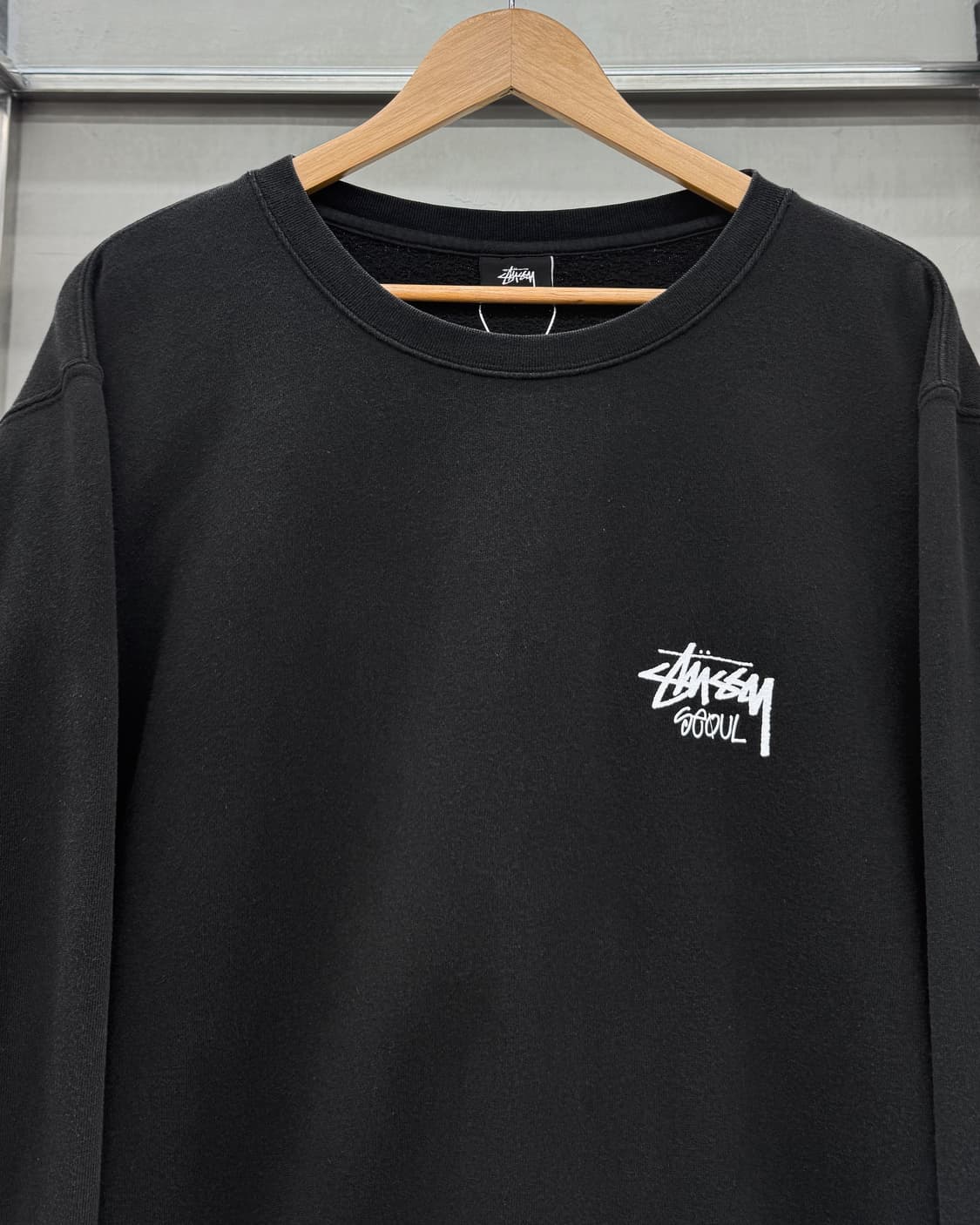 스투시 서울 챕터 빅 스탁 스웻 맨투맨 블랙 상품이미지6