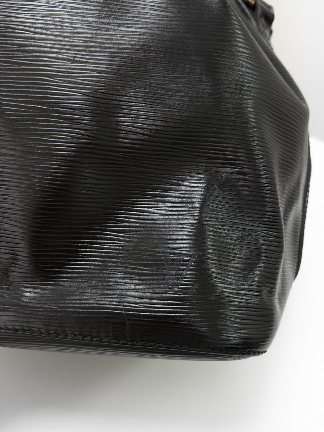 루이비통 에삐 노에 버킷백 블랙 상품이미지5