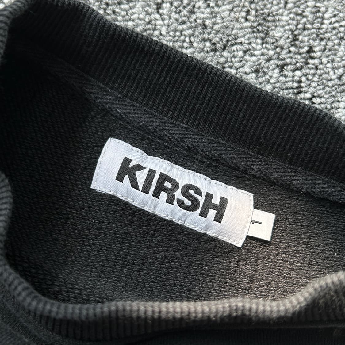 키르시 블랙 빅체리 맨투맨 상품이미지7