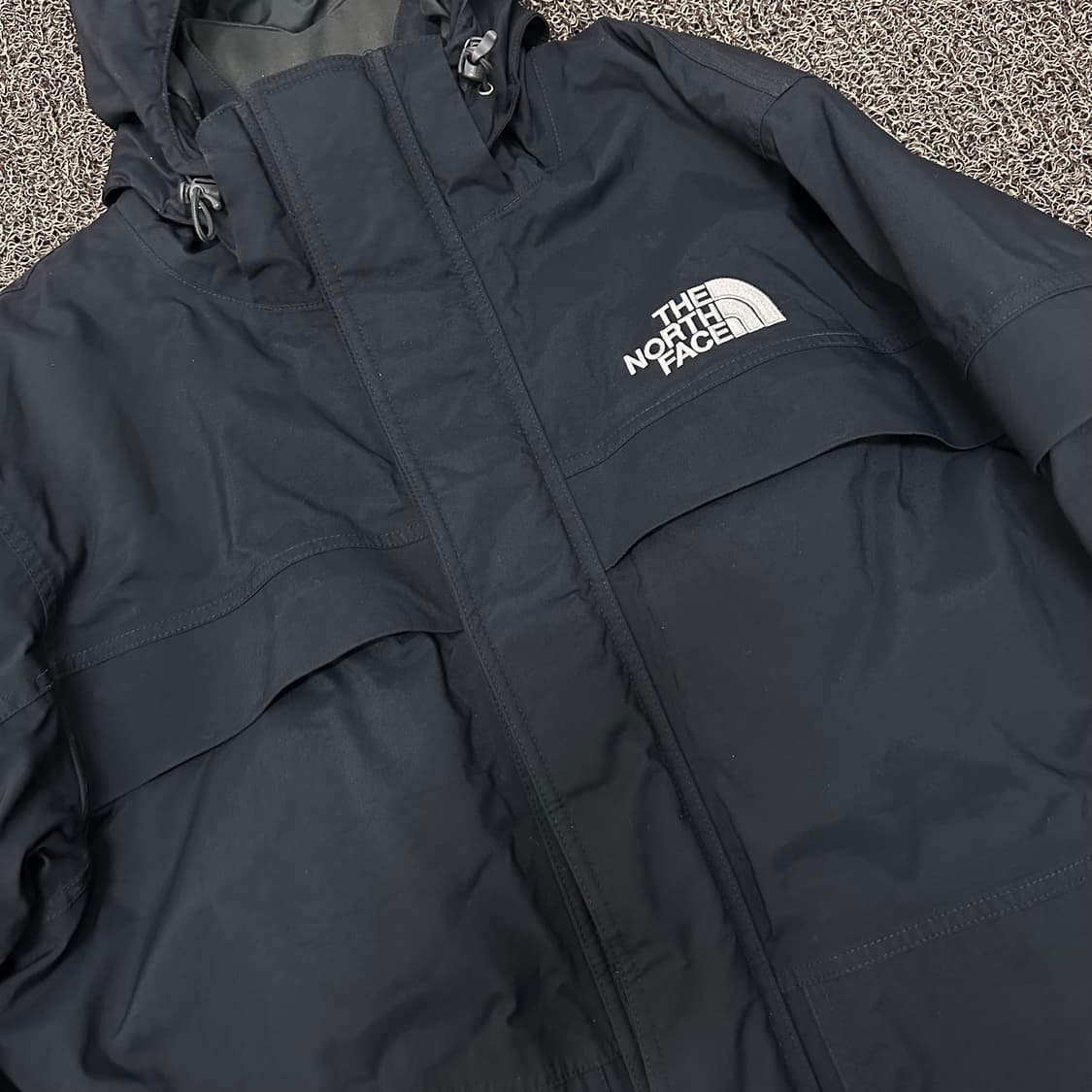 노스페이스 투포켓 두꺼운 바람막이 자켓 블랙 95(M) 상품이미지2