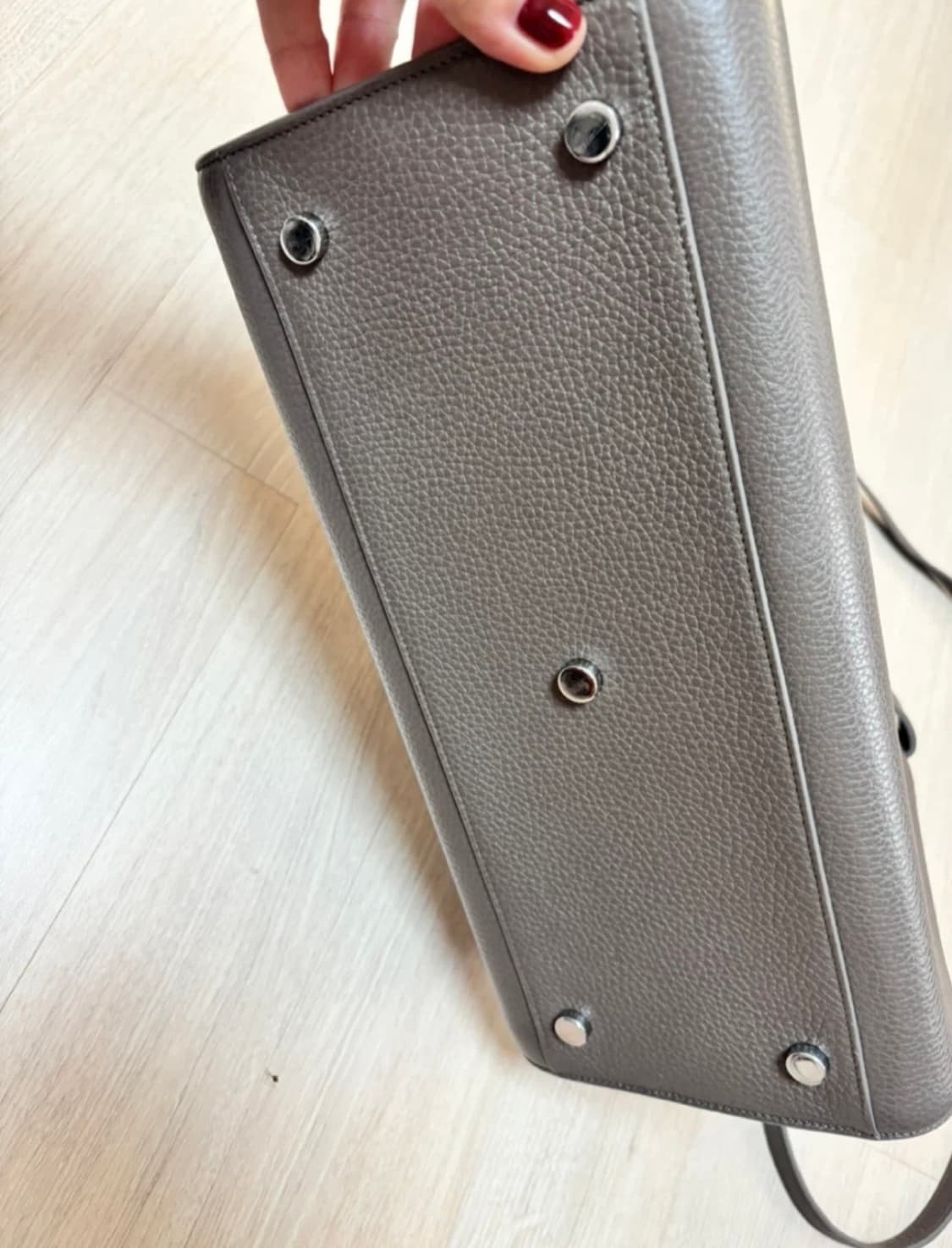 생로랑 삭 드 쥬르 토트백 그레이 스몰사이즈 상품이미지4