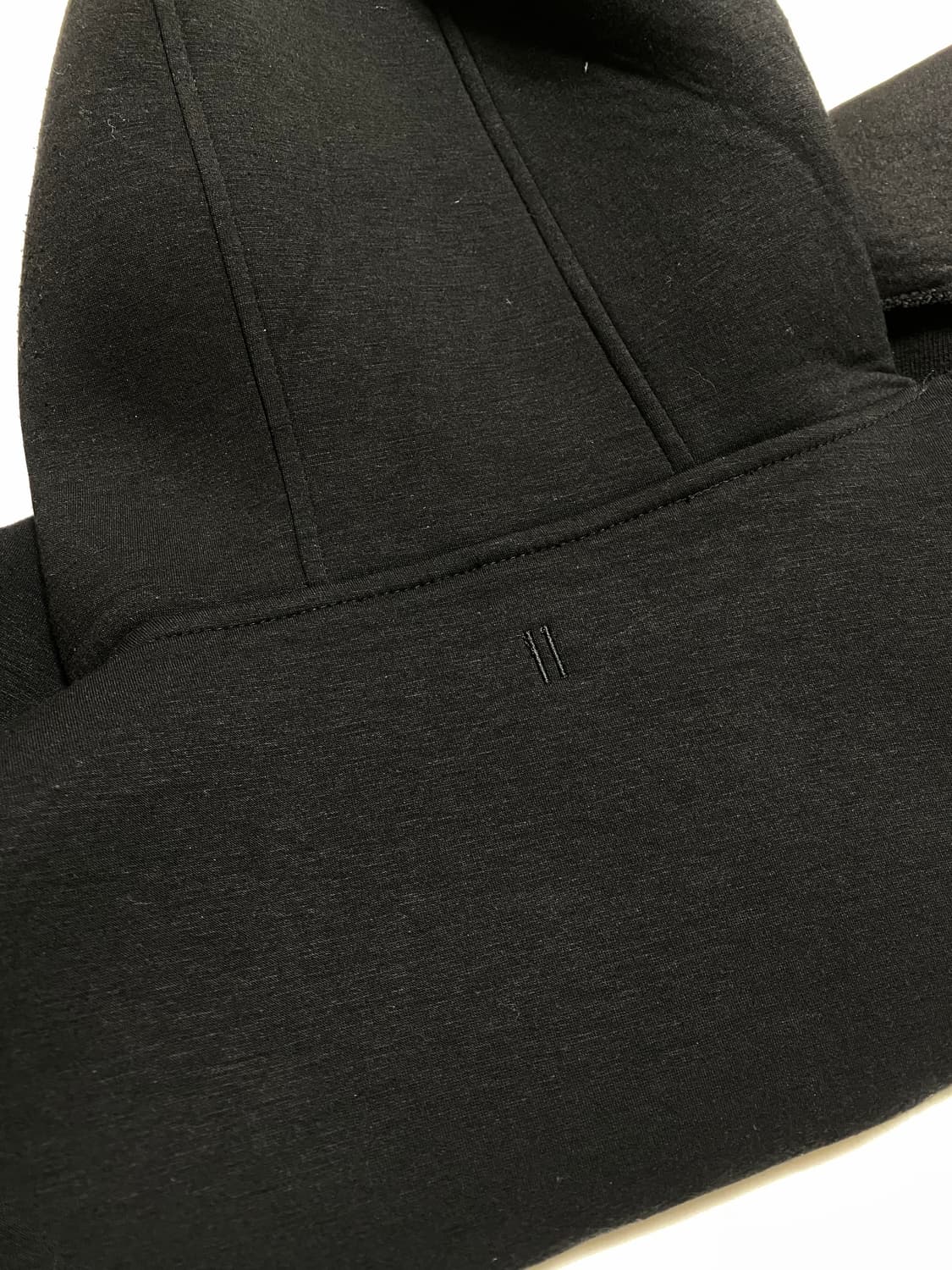 닐바렛 블랙라이트닝 블랙 후드티셔츠 상품이미지4